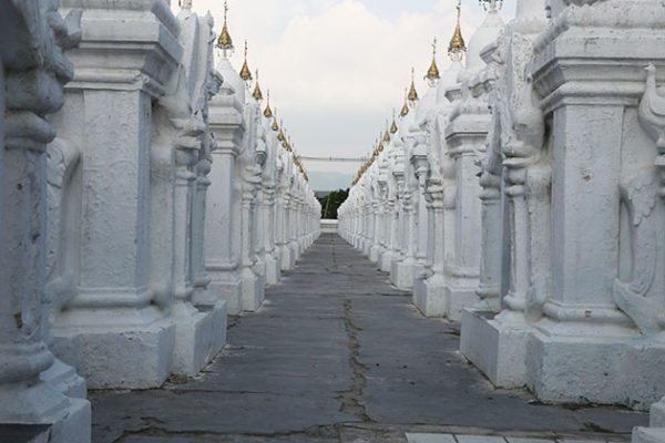 kuthodaw pagoda - highlight of myanmar trekking tour