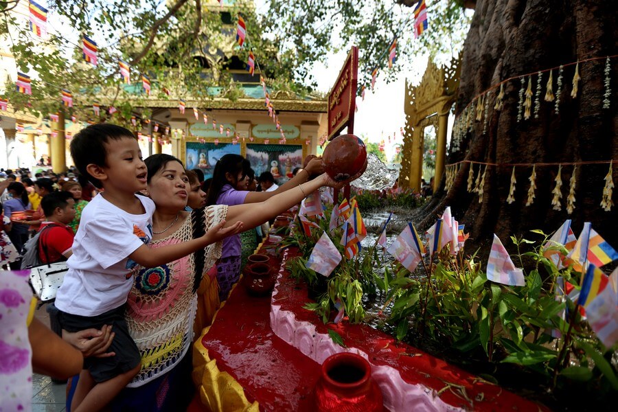Kason Festival in Shwedagon Pagoda