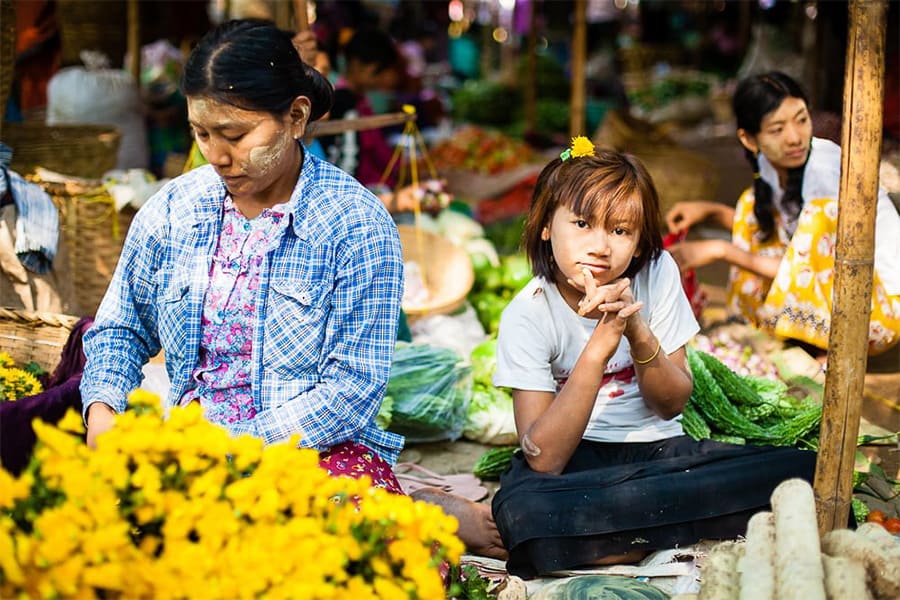 Nyaung U Market - tour of myanmar