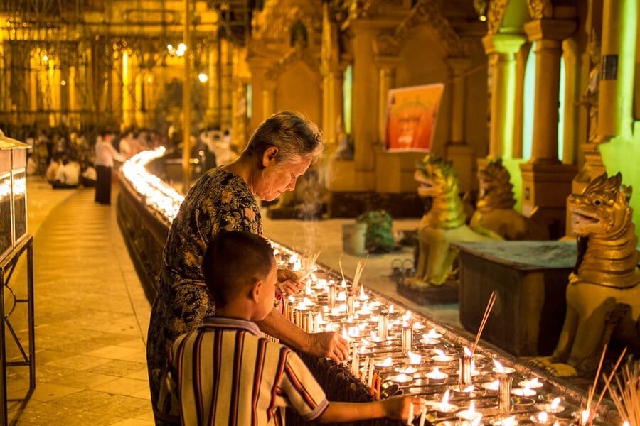 Thadingyut Festival - myanmar festivals